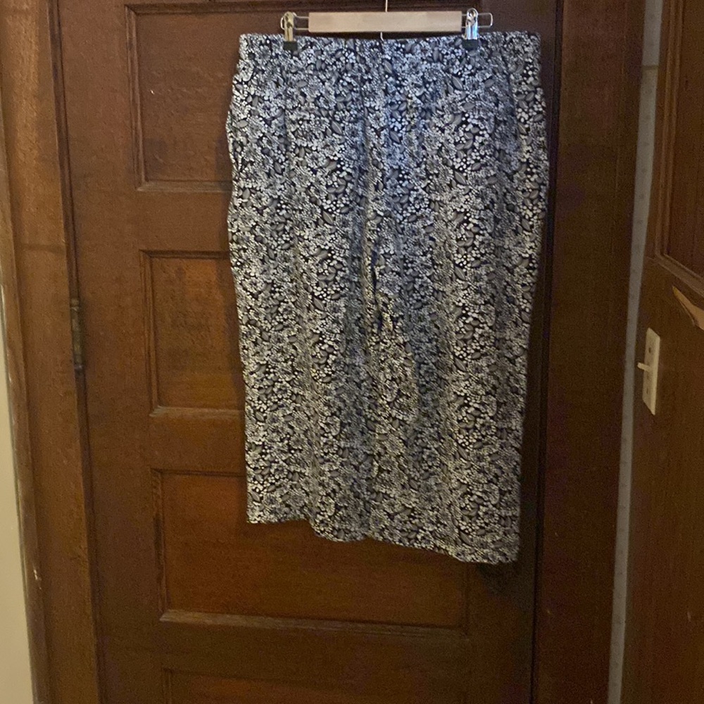 Land's End Wide Leg Sport Knit Crop Floral Patterned Pants LP - Picture 4 of 7